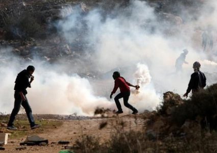 إصابة العشرات بالاختناق في مسيرة بلعين