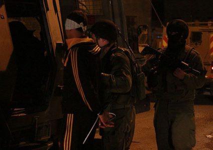 حملة اعتقالات تطال عشرات المواطنين بالقدس المحتلة