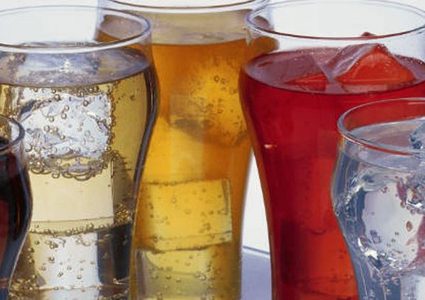 مشروبات الحمية تهدد مستهلكيها بالموت المبكر