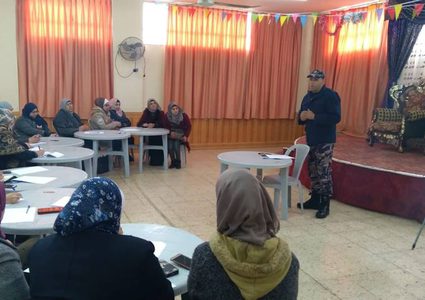 دفاع مدني القدس يفتتح دورة تدريبية لمربيات الحضانات شرق المحافظة