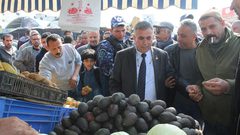 وزير الحكم المحلي يتفقد أوضاع بلدية جنين