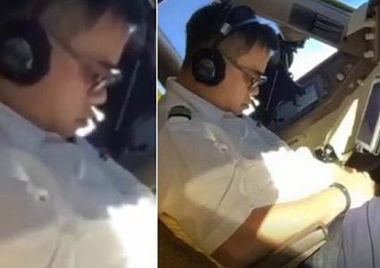 الطيار يغط في نوم عميق.. وزميله يوثق "الكارثة"!