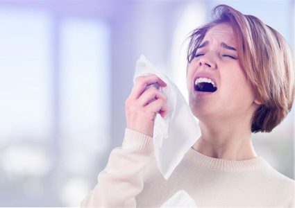 تعرف على حقيقة توقف القلب أثناء العطس