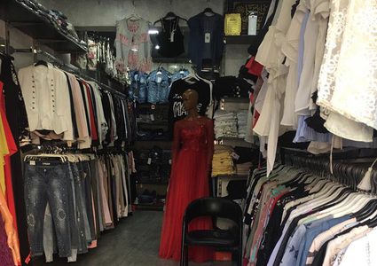 "سوق صبرا" .. أبو الفقراء يستر العوز