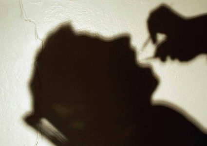 سن "في أغرب مكان" يعذب رجلا لمدة عامين