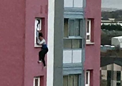 صورة توثق جريمة قتل وقعت جهارا نهارا