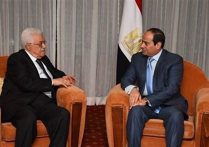 الرئيس عباس يجتمع بالرئيس عبد الفتاح السيسي