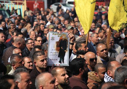 مسيرات ووقفات دعم وتأييد للرئيس في محافظات الوطن