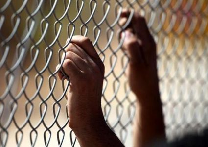 الأسرى يهددون بالتصعيد وإدارة سجون الاحتلال تتوعد