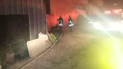 دفاع مدني بديا يحد من إحتراق مشغل دهان أثاث