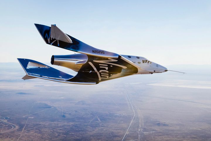 رواد Virgin Galactic يصفون تجربتهم في أول رحلة لحافة الفضاء
