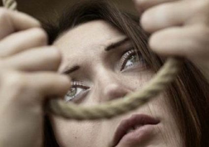 "آخرة الحب موت".. هناء شنقت نفسها هربا من عش الزوجية