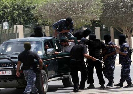 "فتح": "حماس" تختطف العشرات من كوادرنا في غزة