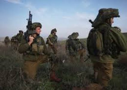 قوات الاحتلال تهدد أهالي بلدة حزما