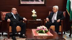 الزعنون يؤكد الدعم الكامل للرئيس محمود عباس