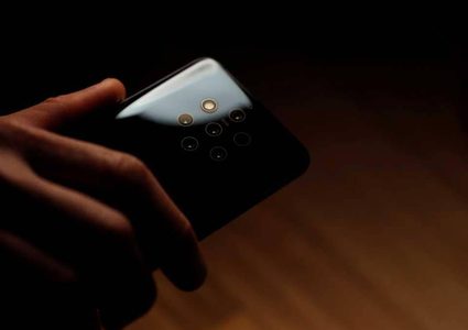 "نوكيا" تكشف عن أول هاتف في العالم بـ5 كاميرات