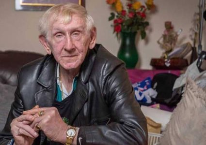 شفي من السرطان.. فنبت شعر على لسانه