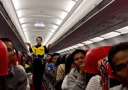 لهذا السبب يجب أن تحجز "أسوأ مقعد" في الطائرة