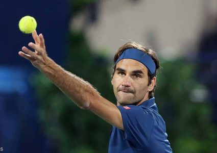 فيدرر يبلغ ثاني أدوار بطولة دبي