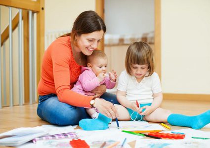 دورات تقوية تستهدف الأم والطفل معاً