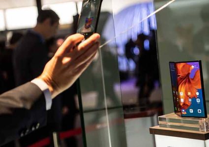 معرض برشلونة.. هواتف قابلة للطي و"خيبة أمل" الجمهور
