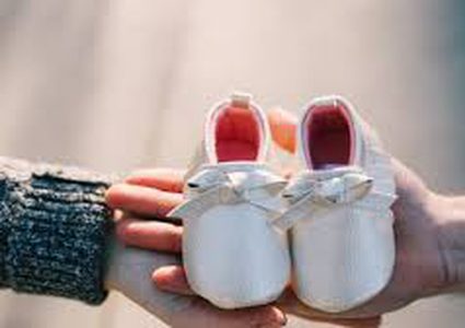 5 أشياء يتعلمها الجنين وهو في بطن أمه