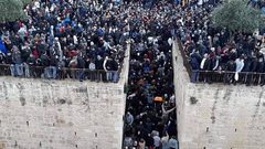 عدوان الاحتلال مستمر في طرق أبواب المقدسيين