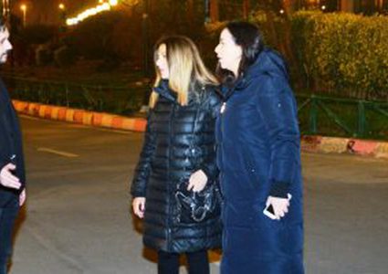 دنيا سمير غانم وعلي ربيع أول الحاضرين عزاء والدة مصطفى خاطر