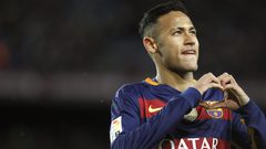 نيمار يحبس دموعه عند حديثه عن ميسي