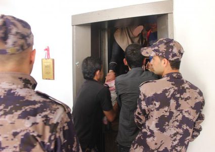 ارشادات واجراءات الدفاع المدني تفادياً لتعطل المصاعد
