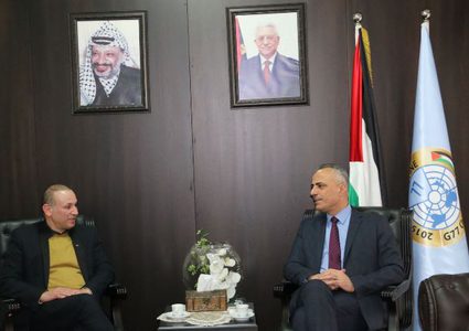 أبو دياك وعميد كلية القانون بجامعة النجاح يبحثان التعاون المشترك