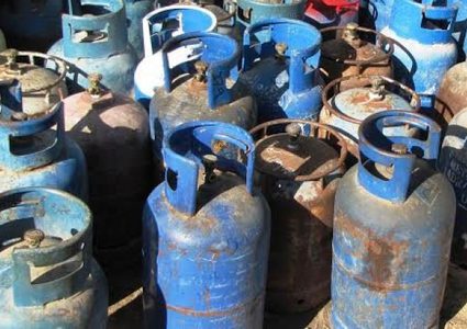 اسطوانة الغاز بنظام الكليو.. معاناة أخرى للغزيين