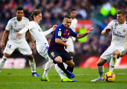 سولاري يستبعد رباعي الريال من موقعة الكلاسيكو