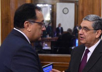 تكليف وزير الكهرباء للقيام بمهام وزير النقل المصري