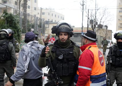 شرطة الحدود الإسرائيلية تتخذ موقفا خلال غارة ، في مدينة رام الله بالضفة الغربية ، في 27 فبراير ، 2019.