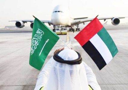 السعودية والإمارات تعلقان الرحلات الجوية إلى باكستان
