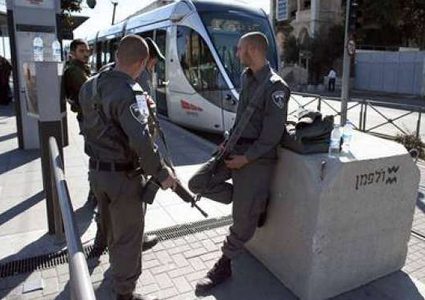 حاجز لقوات الاحتلال غرب بيت لحم يتسبب بأزمة مرورية خانقة