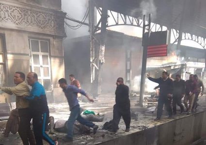 قتلى وجرحى في حريق نشب بمحطة القطارات الرئيسية بالقاهرة
