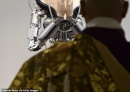 "روبوت بوذي" يعظ الشباب في اليابان!