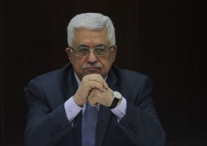 الرئيس يستقبل رئيس لجنة الانتخابات المركزية