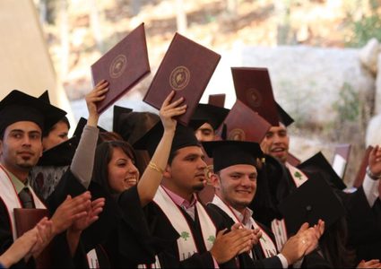 أونروا و"القطرية" توقعان اتفاقية لتشغيل 10 آلاف خريج وعامل بغزة