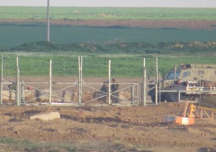 الاحتلال يعتقل مواطنيين شرق البريج