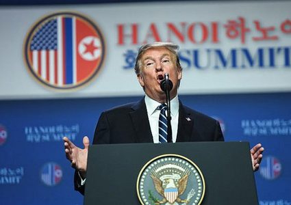 ترامب يعلق على توجيه تهم فساد لنتنياهو