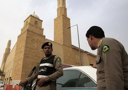 جريمة "بشعة" تهز السعودية... مواطن يذبح زوجته في حديقة