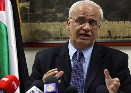 عريقات: الرئيس أفشل "وارسو" برفضه المشاركة فيه