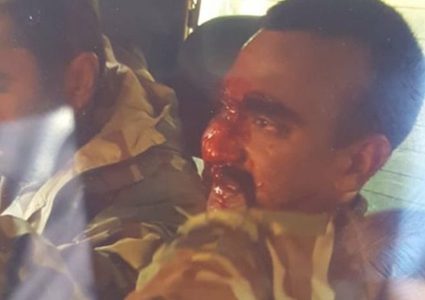 الهند تطلب استعادة طيارها وترفض التفاوض مع باكستان