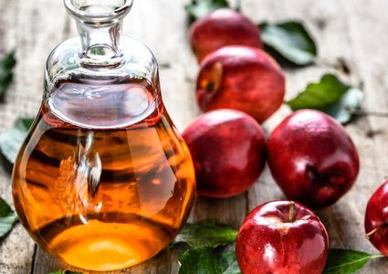 فوائد مسح الوجه بـ "خل التفاح"