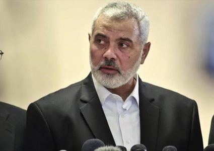 هنية يعلن عودة الشبان الثمانية من مصر إلى غزة