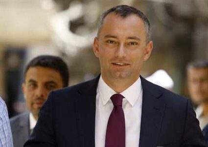 ملادينوف يعلن عن 10 الاف فرصة عمل مؤقتة في غزة