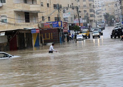الدفاع المدني يتعامل مع مئات الحوادث في مختلف المحافظات